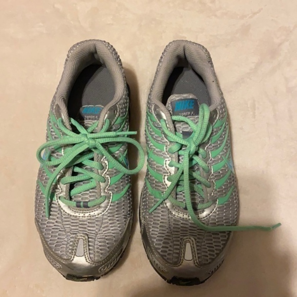 Nike women’s sneakers‎